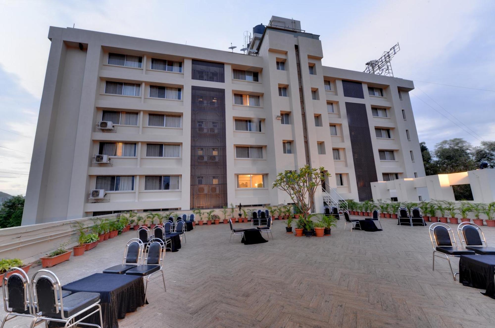 The Fern Residency, Vadgaon - Talegaon, Pune Buitenkant foto