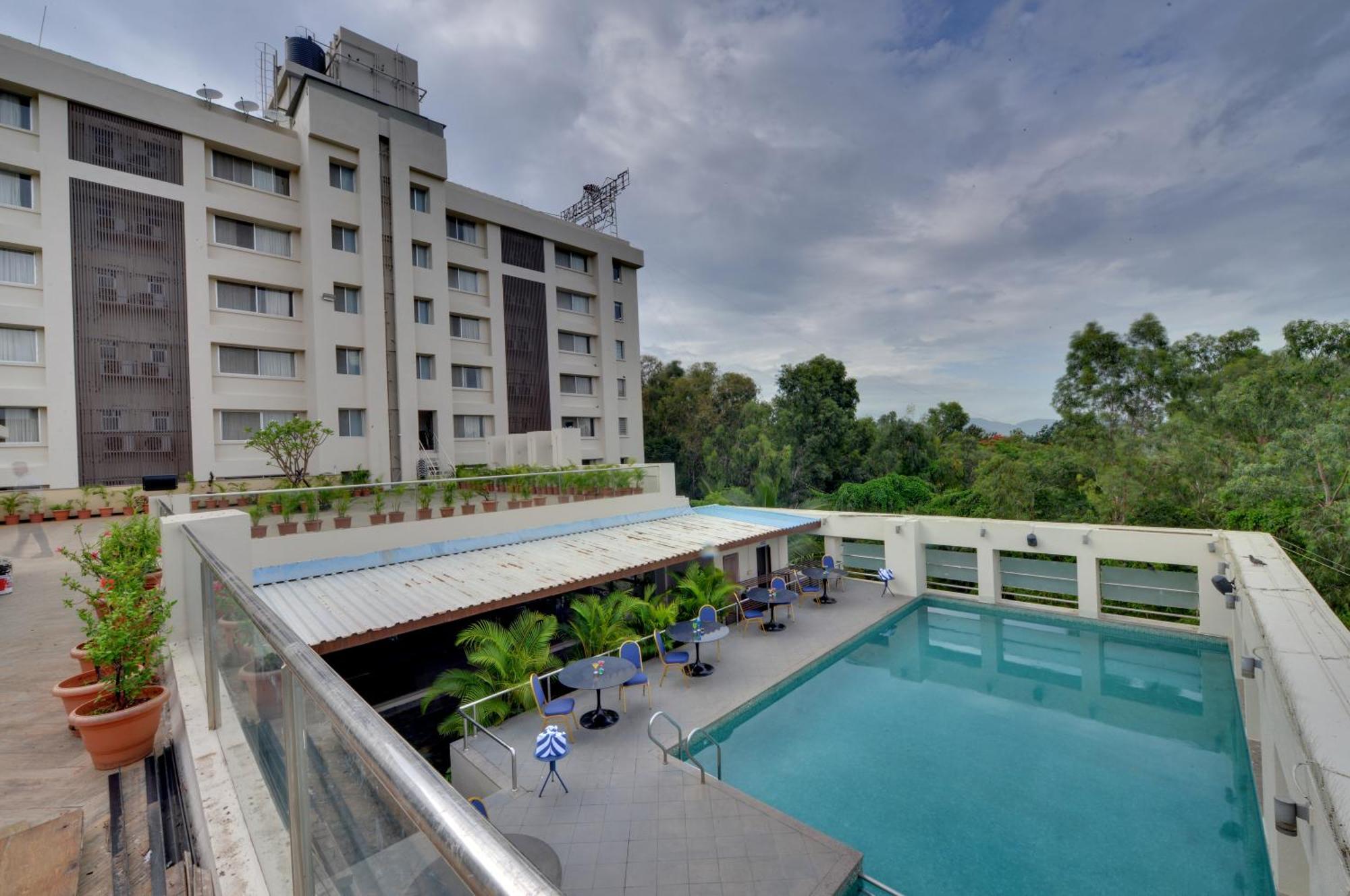 The Fern Residency, Vadgaon - Talegaon, Pune Buitenkant foto