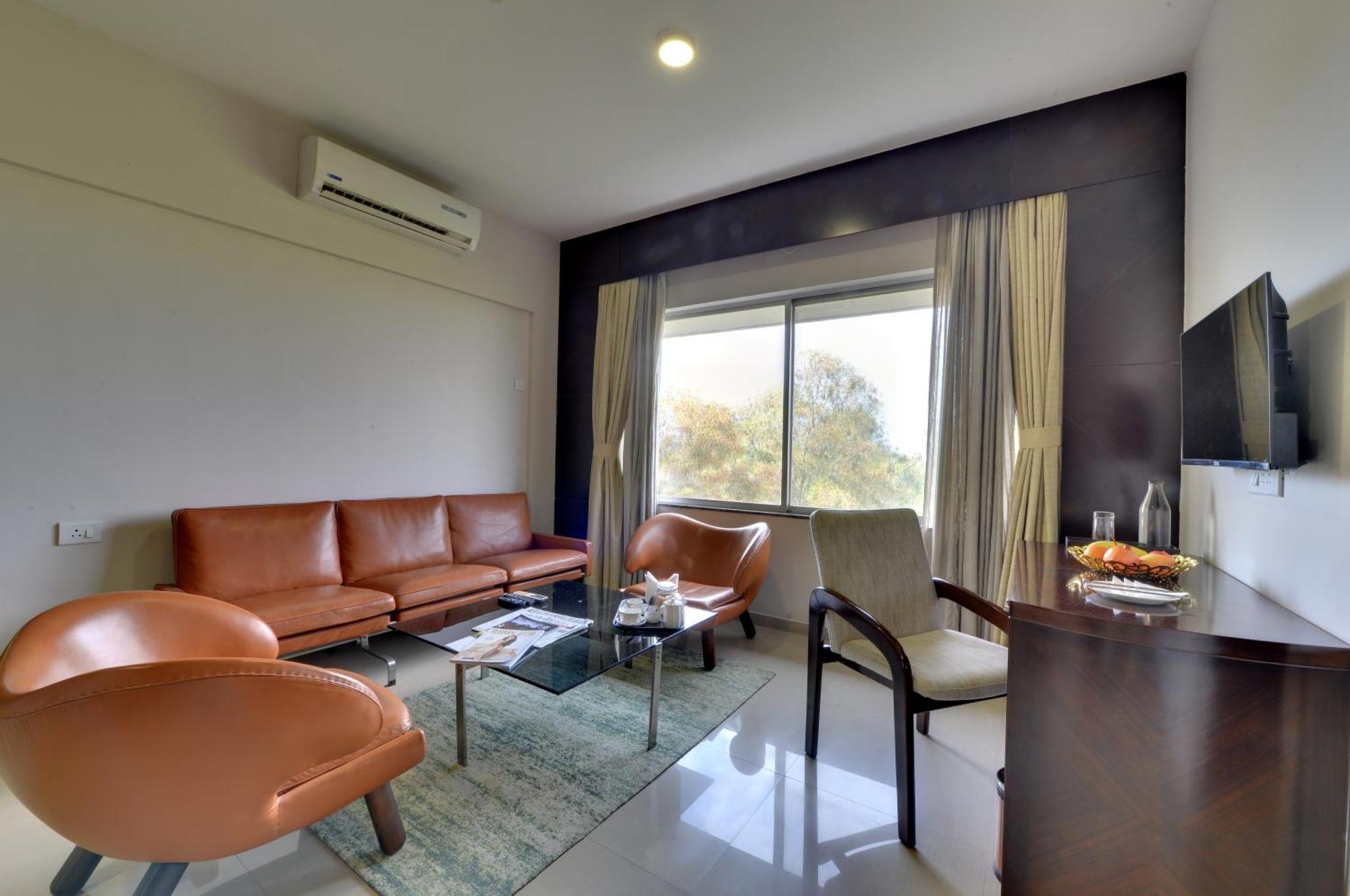 The Fern Residency, Vadgaon - Talegaon, Pune Buitenkant foto